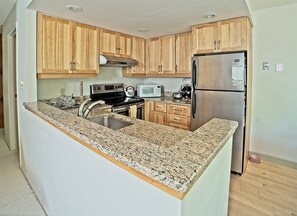 Condo (Mountain Brook 4, Waterville Valley) | Private kitchen