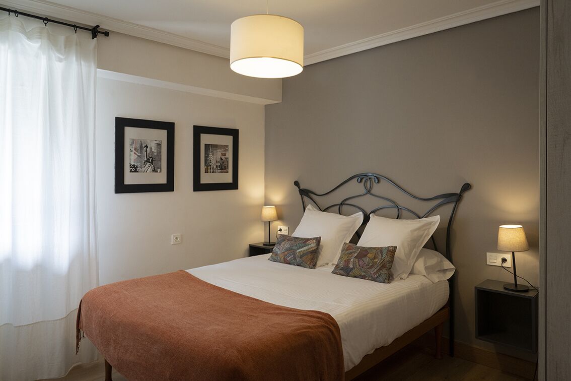 6 bedrooms, iron/ironing board, travel crib, free WiFi