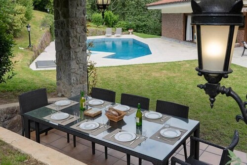 Oroimena Landetxea, house with swimming pool in Leitzaran, 15 min from San Sebastian.