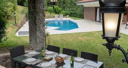 Oroimena Landetxea, house with swimming pool in Leitzaran, 15 min from San Sebastian.