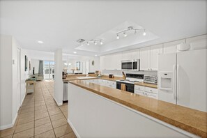 Fridge, microwave, oven, stovetop - Oceanfront Condo w/ Pool View, Sleeps 6, Steps to Sand Unit 101 (Indian Harbour Beach)