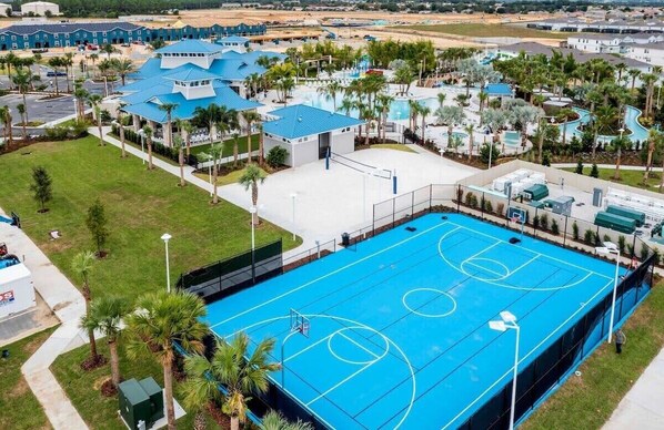 Sports court - 1807 Luxury 5 Br House w Private Pool & Game Room! (Davenport)