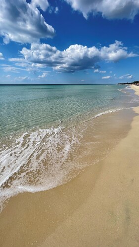 VILLA WITH POOL BETWEEN THE VINEYARDS