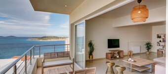 Oikies. Luxury Apartment with Sea View | private free parking area