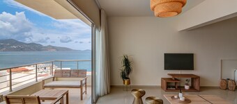 Oikies. Luxury Apartment with Sea View | private free parking area