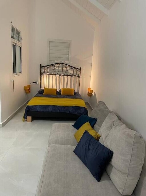 1 bedroom, iron/ironing board, WiFi, bed sheets