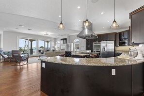 Interior - 🌊4BR Villa del Mar | Pet Friendly | Beautiful Ocean View | Walk to the Beach🌊 (New Smyrna Beach)