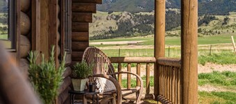 Romantic Log Cabin in Paradise Valley, Montana