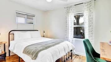 2 bedrooms, iron/ironing board, travel cot, WiFi