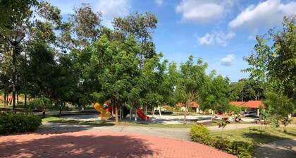 close to resorts shopping areas mall