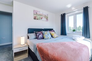 3 quartos, ferros/tábuas de passar roupa, Wi-Fi de cortesia