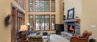 Luxury on the 3L chain sleeps 8+ at the Northernaire Resort's Premier Unit!