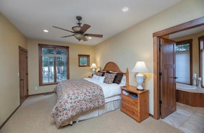 3 soverom, skrivebord, strykejern/-brett og wi-fi (inkludert)