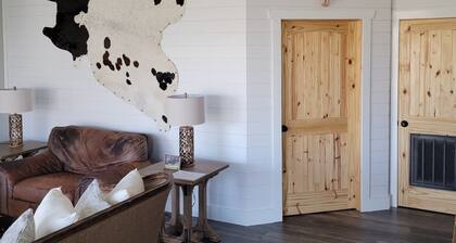 Cowboy Cottage 8 miles from TIEC