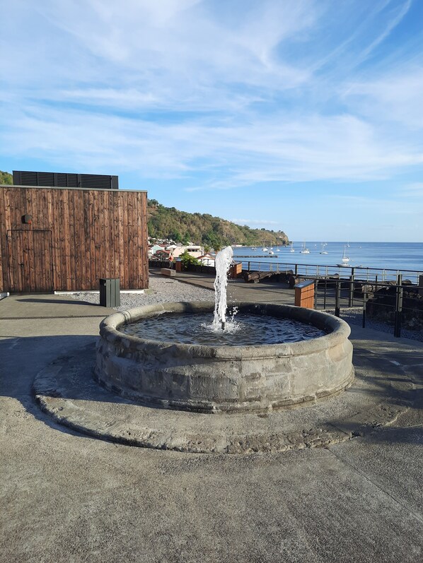 المنطقة المحيطة بالمنشأة