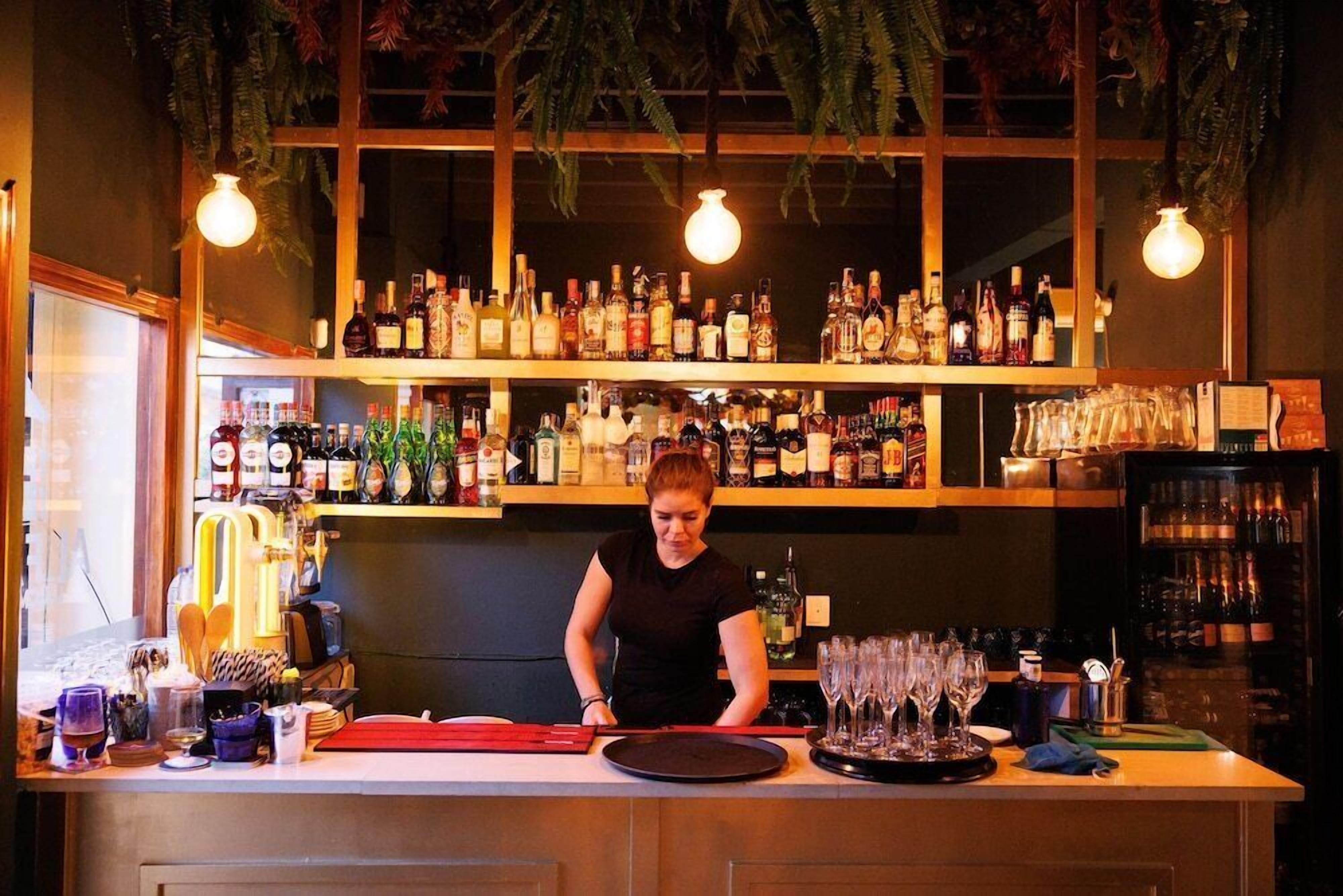 Bar (en el alojamiento)