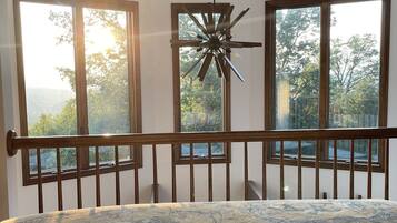 3 slaapkamers, een strijkplank/strijkijzer, gratis wifi, beddengoed