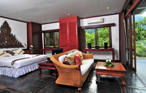 7 bedrooms, in-room safe, desk, iron/ironing board