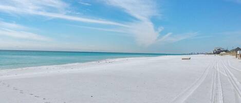 Una spiaggia nelle vicinanze
