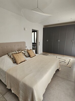 4 chambres, fer et planche à repasser, Wi-Fi gratuit, draps fournis