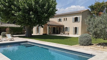 Piscine extérieure, piscine chauffée