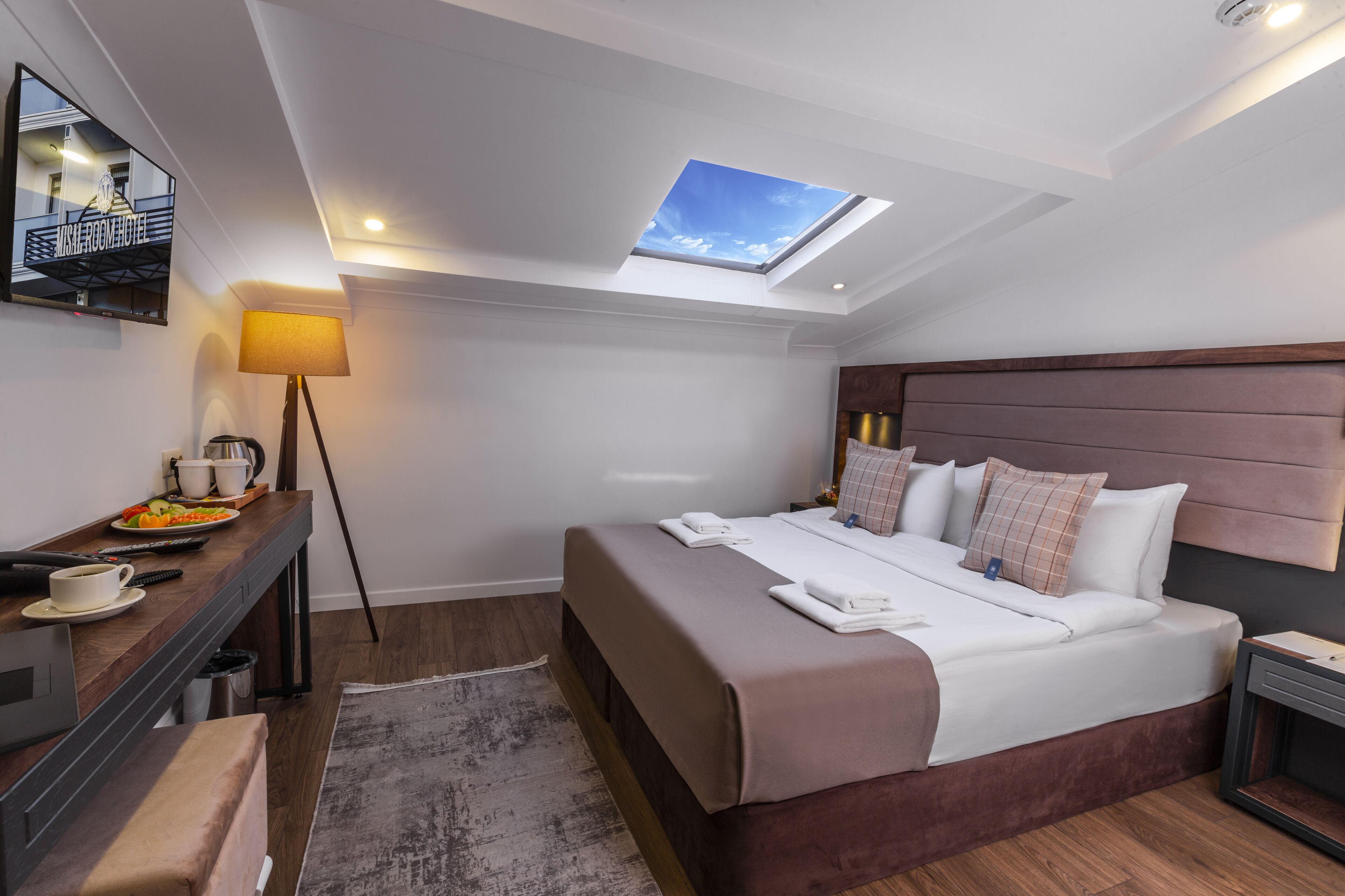 economy room | premium bedding, free minibar, in-room safe, free cots/infant beds