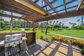 Terrace/patio - Kamaole Sands 1101 Updated Beachy Chic 2BD Across Beach w AC (Kihei)