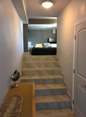 1 makuuhuone, silitysrauta/-lauta, vuodevaatteet