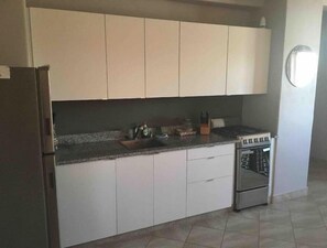Fridge, microwave, oven, stovetop - Modern Bahia Studio Water views Con vista al mar (San Carlos)