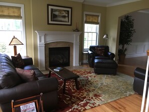 Smart TV, video games, DVD player, ping pong