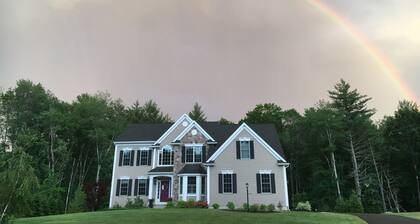 Spacious upscale 5 Bedroom Home With Pool Located Close To Downtown Saratoga.