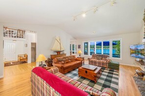 Smart TV, fireplace, books