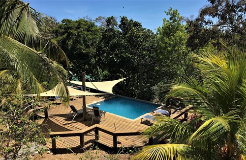 Quiet retreat, ideal for an intimate romantic getaway or 2 couples