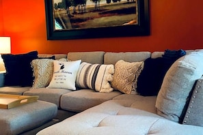 TV, fireplace, Netflix, Hulu