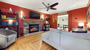 TV, fireplace, Netflix, Hulu