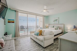 Smart TV, ping pong - PCB Beachfront Studio | King Bed | Balcony Views (Panama City Beach)
