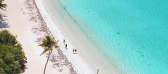 Oceanfront Views / Resort Comfort / Caribbean Escape