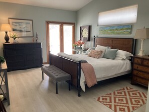 4 bedrooms, desk, iron/ironing board, travel cot