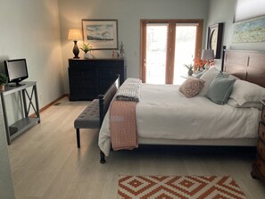 4 bedrooms, desk, iron/ironing board, travel cot