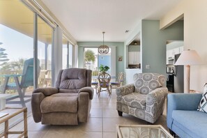 TV, DVD player - Ocean Club at Turtlemound 107 - 2 bedroom 1 bath (New Smyrna Beach)