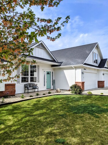 Stellar in Star - Spacious 4BR 2.5BA Near Eagle