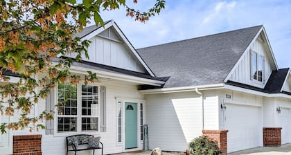 Stellar in Star - Spacious 4BR 2.5BA Near Eagle