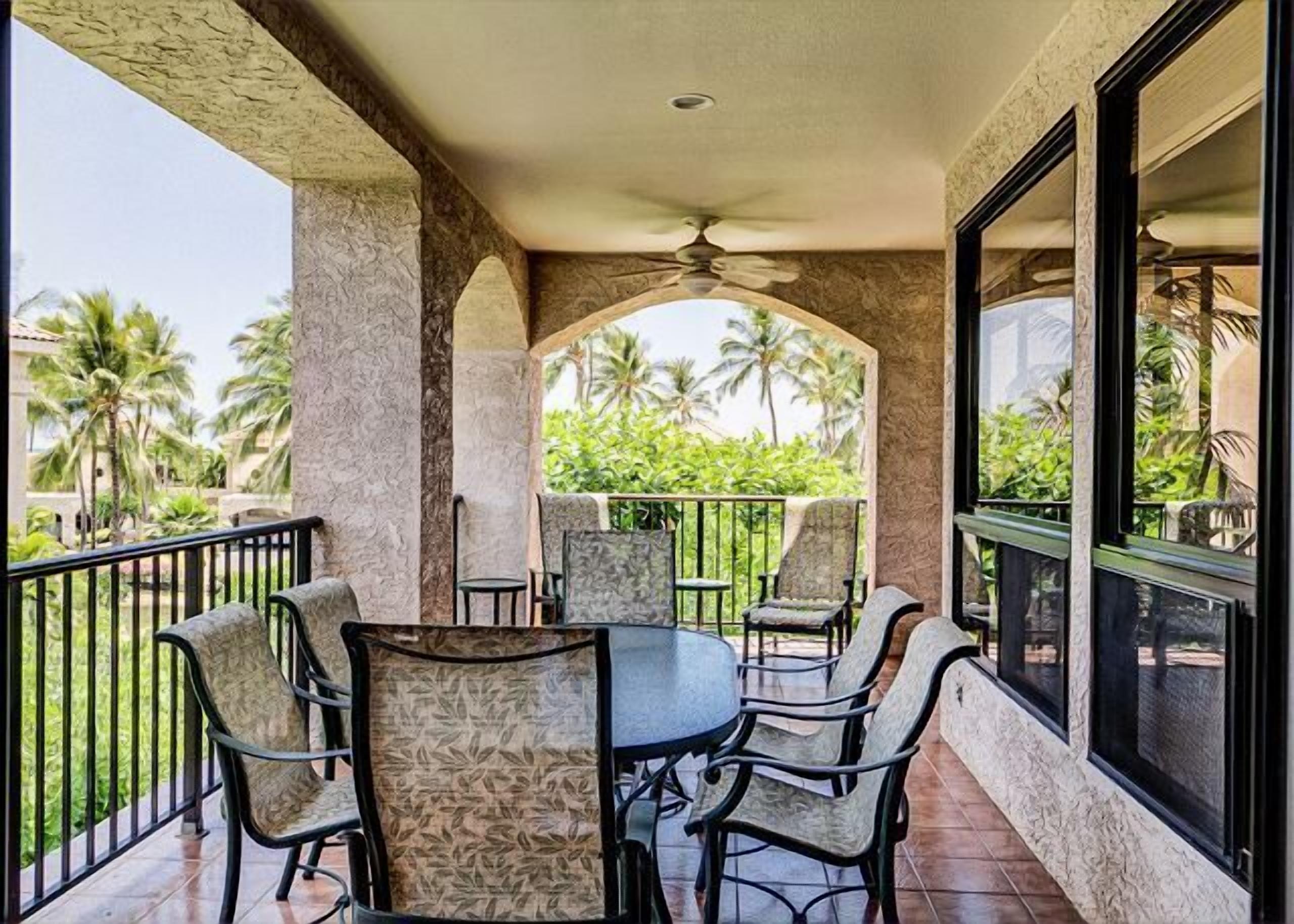 Fabulous location, Clean interior, Pool!