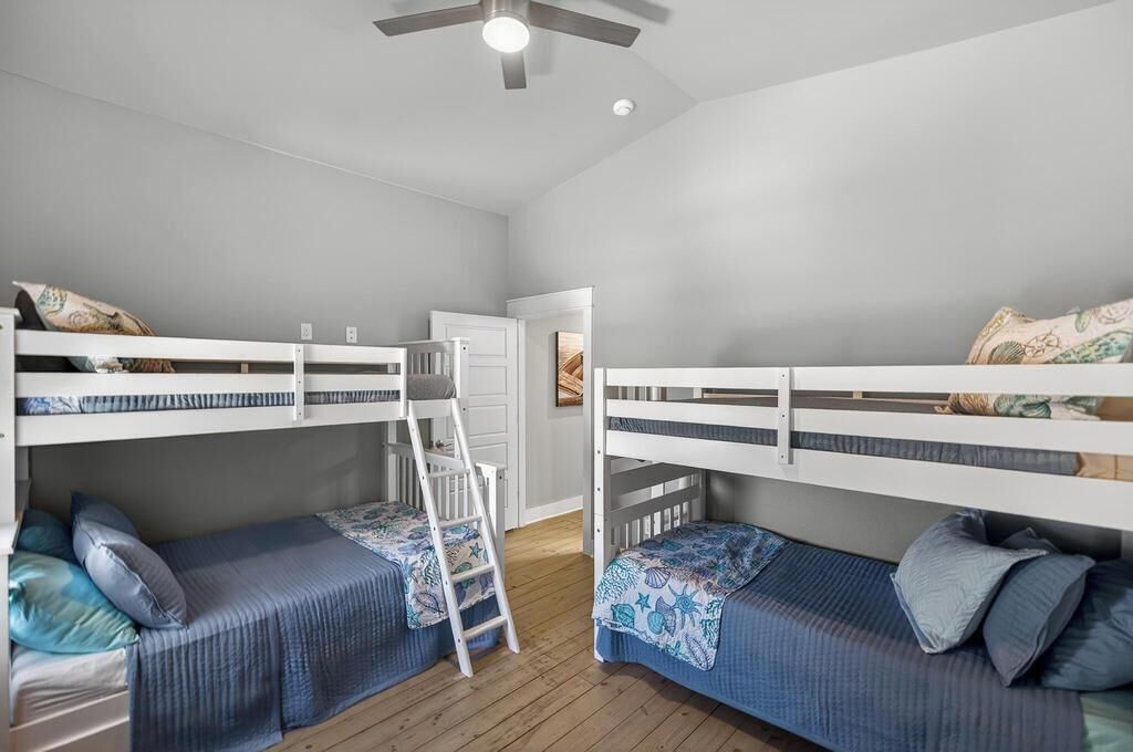 3 室のベッドルーム、アイロン / アイロン台、WiFi、ベッドシーツ