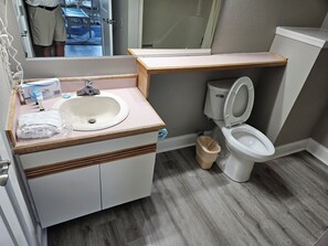 Combined shower/bathtub