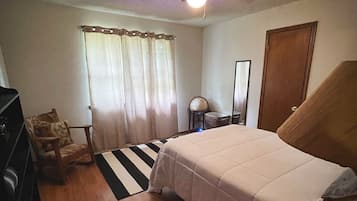 1 bedroom, iron/ironing board, WiFi, bed sheets