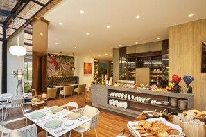 Dining - Apartment best location in Parque el Virrey (Bogotá)