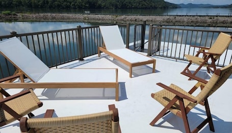 Slip House, 2BR | Terrace/patio