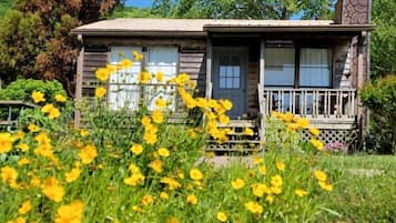 Cabane Familiale, 2 chambres, en bord de lac | 1 chambre, Wi-Fi gratuit, draps fournis