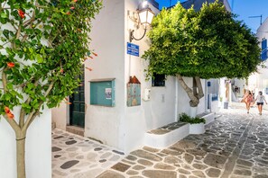 Exterior detail - Room 11 @ Pelican Paros in the Old Town! (Paros)